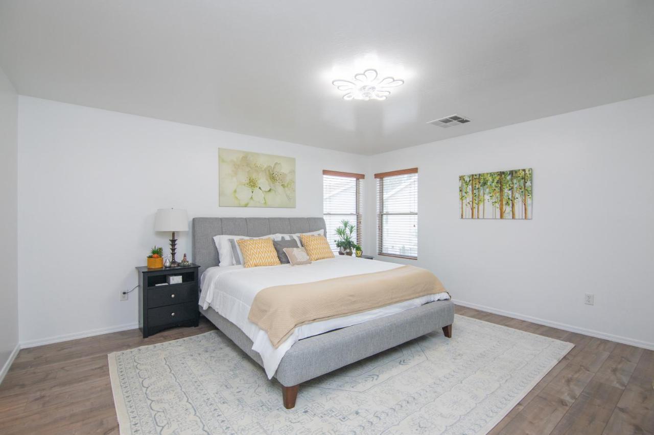 Stylish Home Phoenix - Low Rates Now! Exterior foto